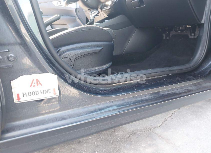 Photo 6 of 2019 Kia Forte LXS (VIN 3KPF24AD6KE110851)