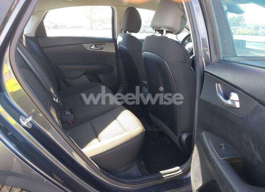 Photo 8 of 2019 Kia Forte LXS (VIN 3KPF24AD6KE110851)