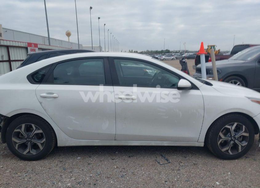 Photo 14 of 2019 Kia Forte LXS (VIN 3KPF24AD6KE111627)