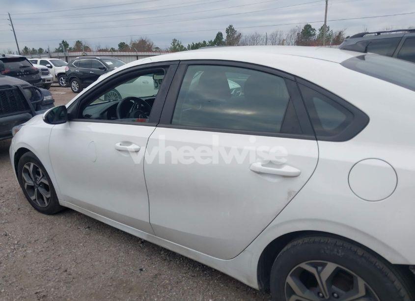 Photo 15 of 2019 Kia Forte LXS (VIN 3KPF24AD6KE111627)