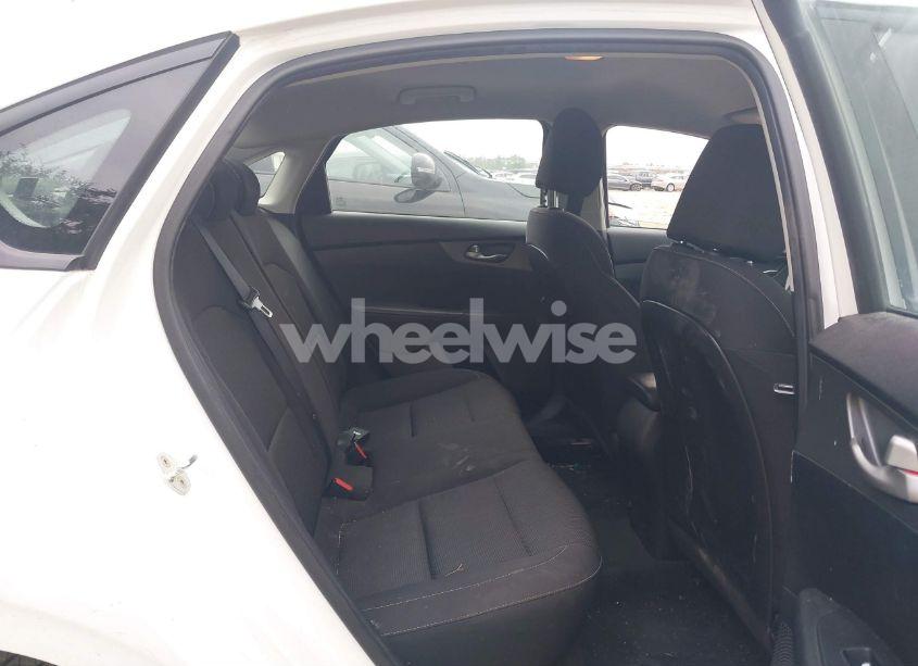 Photo 8 of 2019 Kia Forte LXS (VIN 3KPF24AD6KE111627)