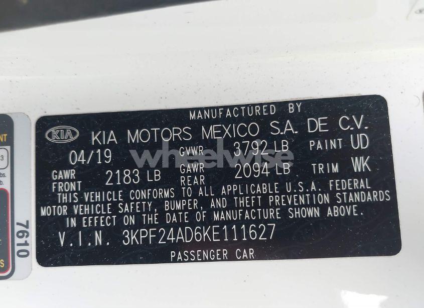 Photo 9 of 2019 Kia Forte LXS (VIN 3KPF24AD6KE111627)