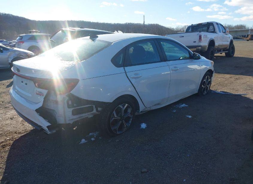 Photo 4 of 2019 Kia Forte LXS (VIN 3KPF24AD6KE116505)