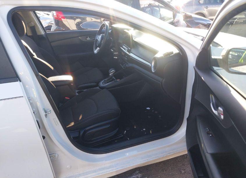 Photo 5 of 2019 Kia Forte LXS (VIN 3KPF24AD6KE116505)