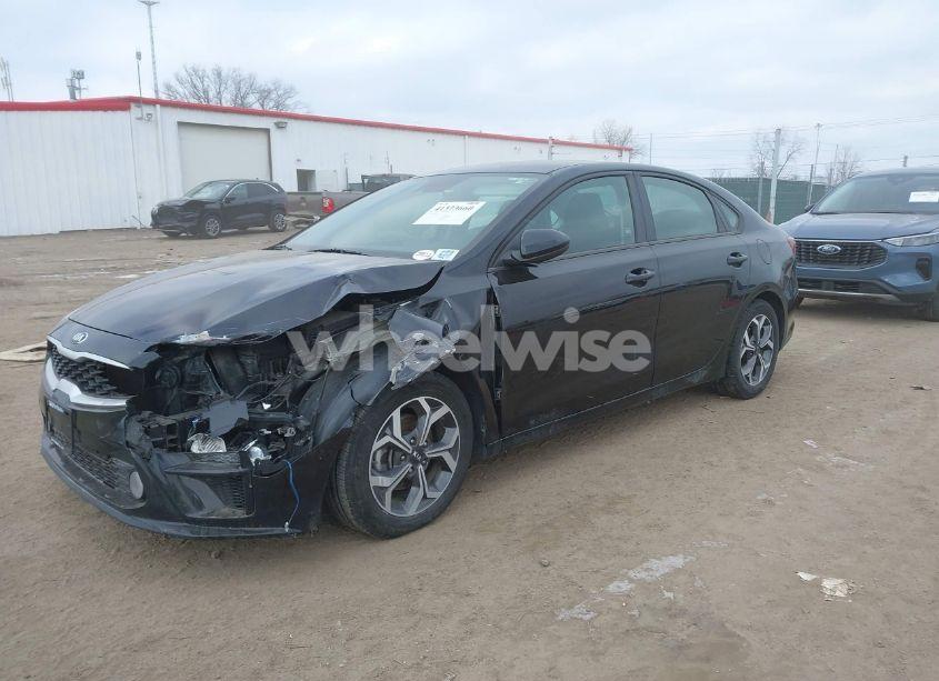 Photo 2 of 2019 Kia Forte LXS (VIN 3KPF24AD6KE133563)