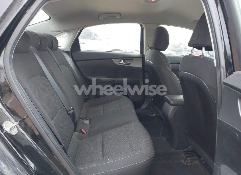 Photo 8 of 2019 Kia Forte LXS (VIN 3KPF24AD6KE133563)