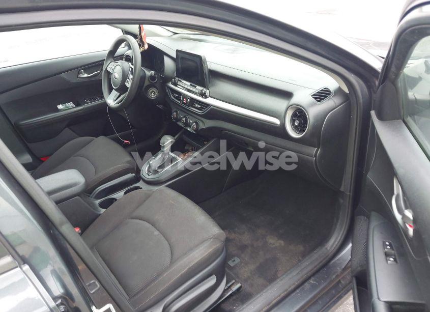 Photo 5 of 2020 Kia Forte LXS (VIN 3KPF24AD6LE195529)