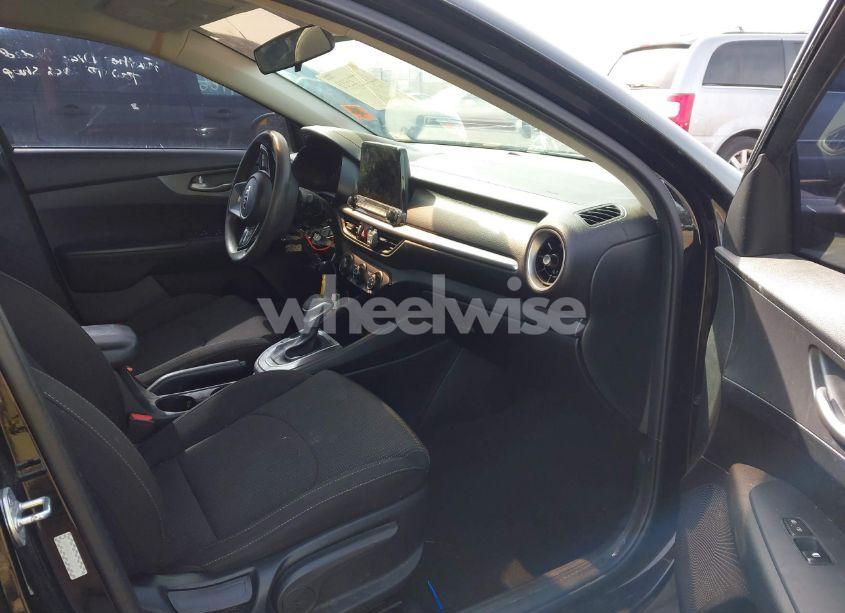 Photo 5 of 2020 Kia Forte LXS (VIN 3KPF24AD6LE232739)