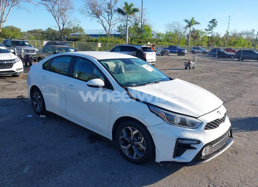 2020 Kia Forte LXS (VIN 3KPF24AD6LE243935) main photo