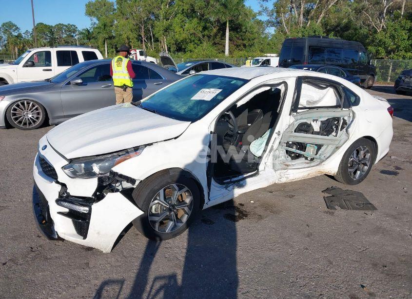 Photo 2 of 2020 Kia Forte LXS (VIN 3KPF24AD6LE243935)