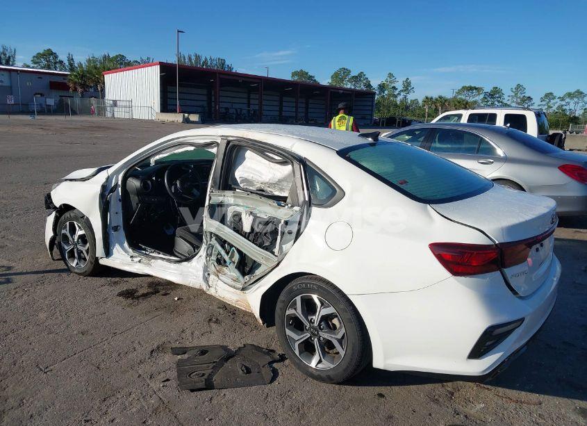 Photo 3 of 2020 Kia Forte LXS (VIN 3KPF24AD6LE243935)