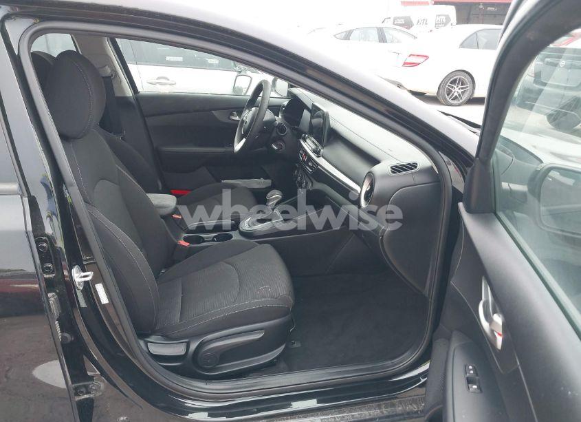 Photo 5 of 2020 Kia Forte LXS (VIN 3KPF24AD6LE257852)