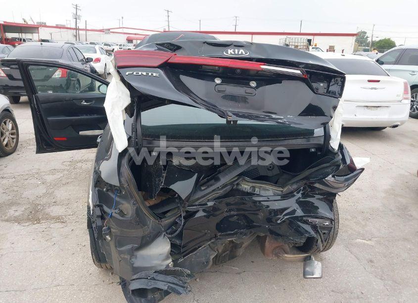 Photo 6 of 2020 Kia Forte LXS (VIN 3KPF24AD6LE257852)