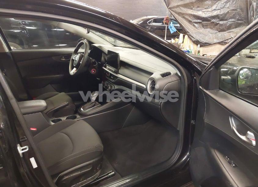 Photo 5 of 2021 Kia Forte LXS (VIN 3KPF24AD6ME264608)