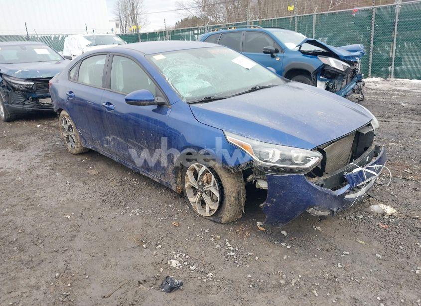 2021 Kia Forte LXS (VIN 3KPF24AD6ME267542) main photo