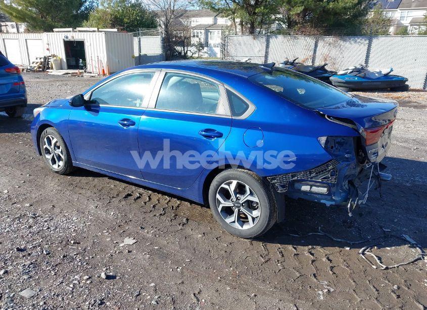 Photo 3 of 2021 Kia Forte LXS (VIN 3KPF24AD6ME280498)