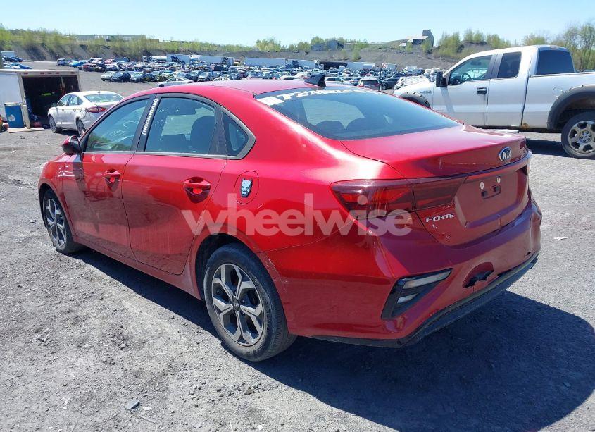 Photo 3 of 2021 Kia Forte LXS (VIN 3KPF24AD6ME299861)