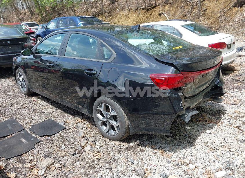 Photo 3 of 2021 Kia Forte LXS (VIN 3KPF24AD6ME307117)