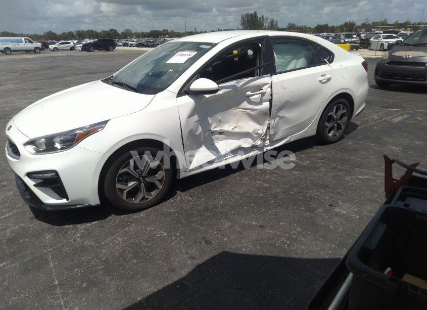 Photo 2 of 2021 Kia Forte LXS (VIN 3KPF24AD6ME322989)