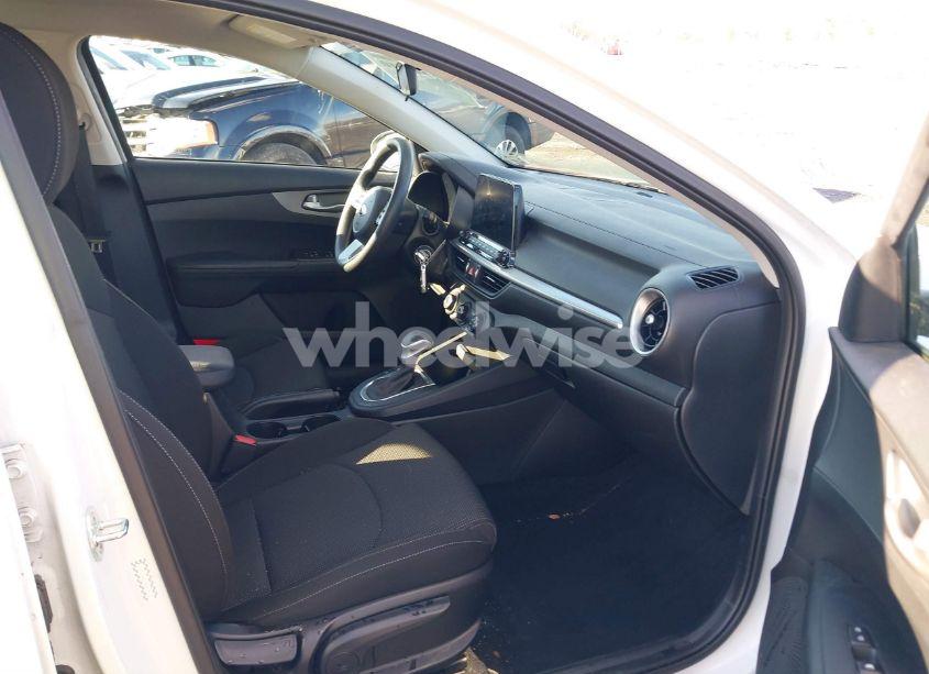 Photo 5 of 2021 Kia Forte LXS (VIN 3KPF24AD6ME329148)