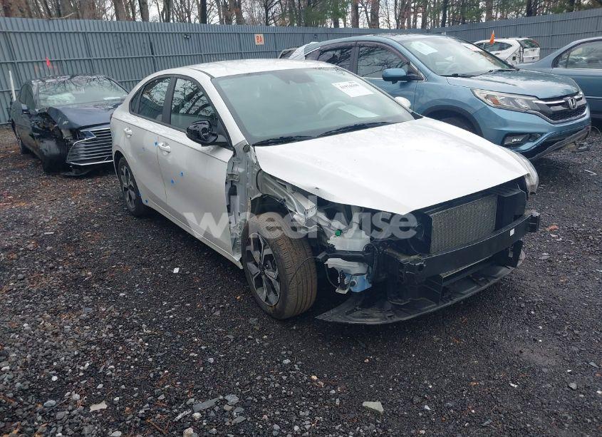 2021 Kia Forte LXS (VIN 3KPF24AD6ME341090) main photo