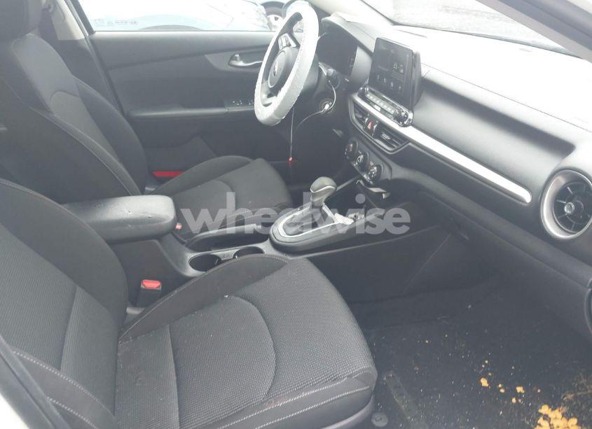 Photo 5 of 2021 Kia Forte LXS (VIN 3KPF24AD6ME341090)