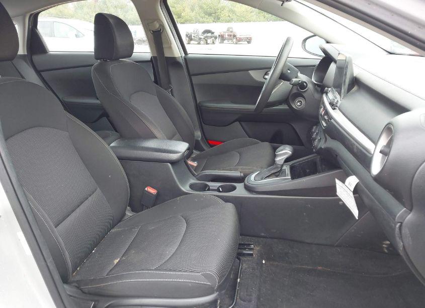 Photo 5 of 2021 Kia Forte LXS (VIN 3KPF24AD6ME352669)