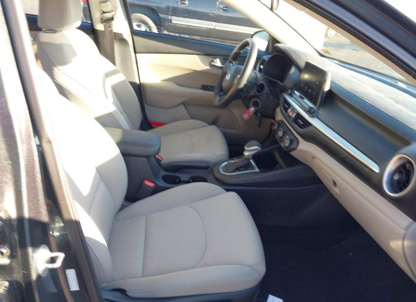 Photo 5 of 2021 Kia Forte LXS (VIN 3KPF24AD6ME361520)