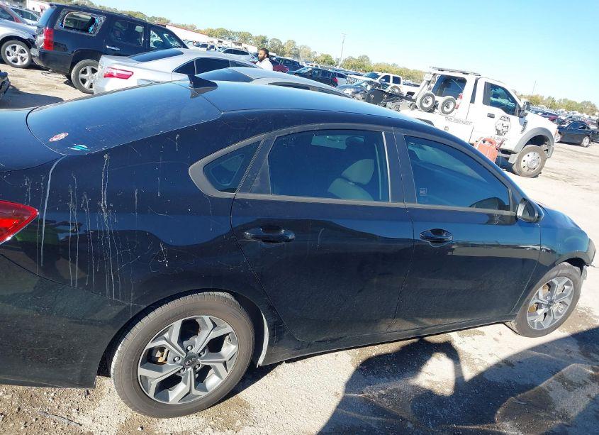 Photo 13 of 2021 Kia Forte LXS (VIN 3KPF24AD6ME406035)