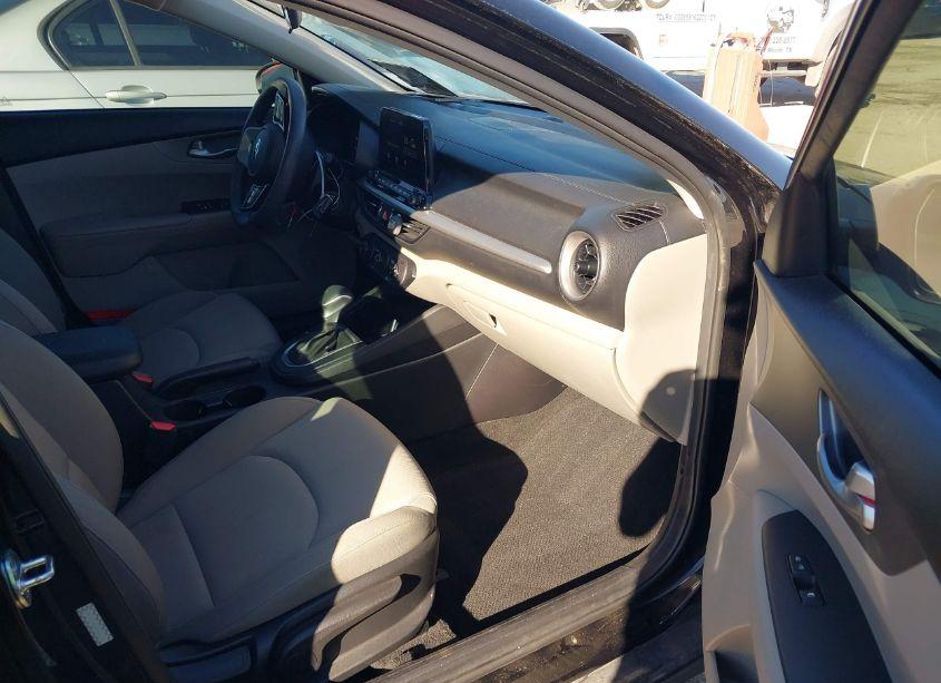 Photo 5 of 2021 Kia Forte LXS (VIN 3KPF24AD6ME406035)