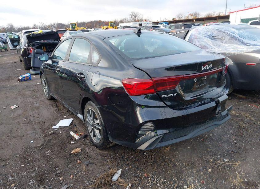 Photo 3 of 2022 Kia Forte LXS (VIN 3KPF24AD6NE442048)