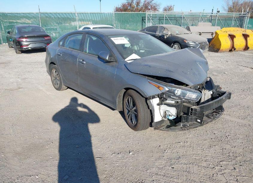 2022 Kia Forte LXS (VIN 3KPF24AD6NE466608) main photo