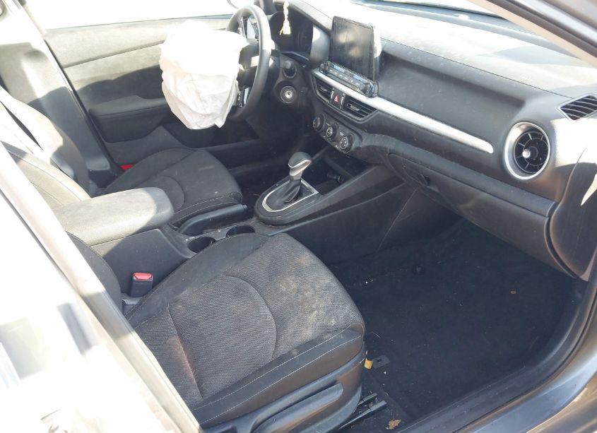 Photo 5 of 2022 Kia Forte LXS (VIN 3KPF24AD6NE466608)