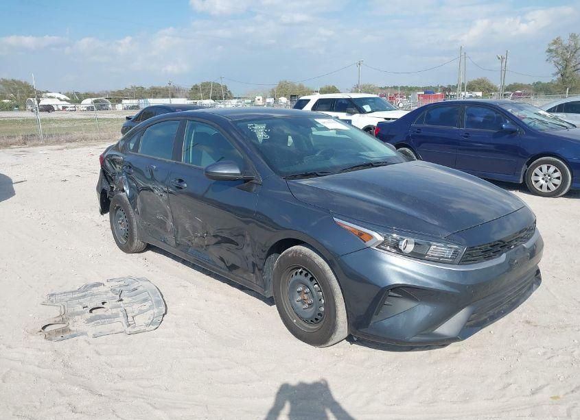 2022 Kia Forte FE (VIN 3KPF24AD6NE476149) main photo