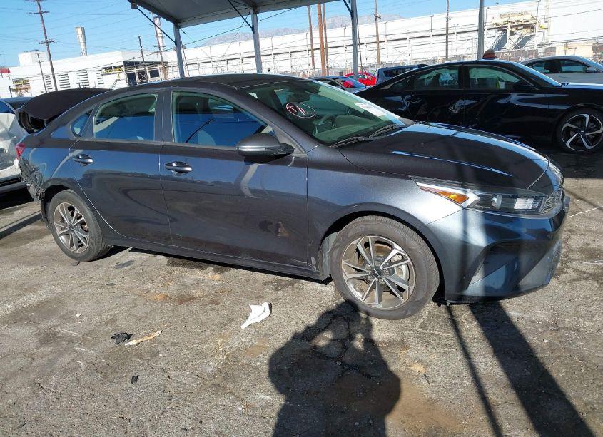 2023 Kia Forte LXS (VIN 3KPF24AD6PE528771) main photo