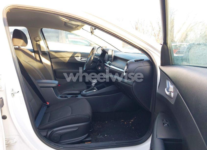 Photo 5 of 2023 Kia Forte LXS (VIN 3KPF24AD6PE566095)