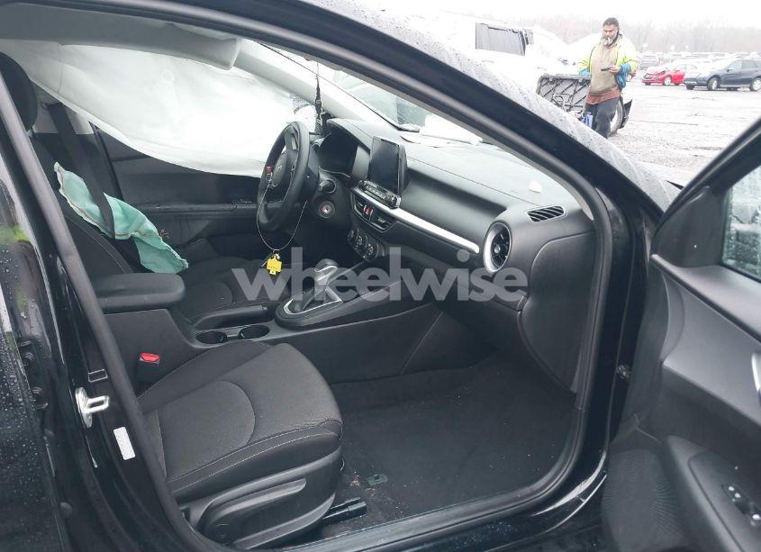 Photo 5 of 2023 Kia Forte LXS (VIN 3KPF24AD6PE576612)