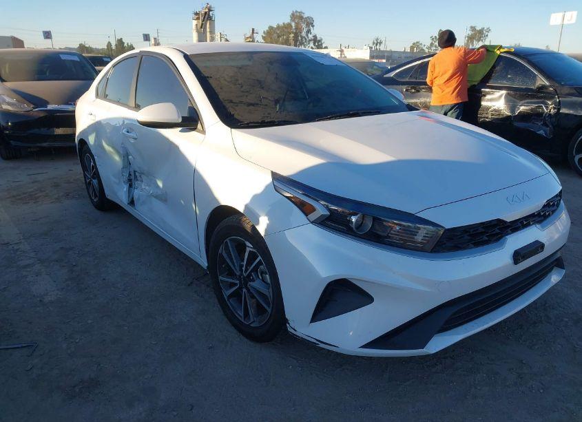 2023 Kia Forte LXS (VIN 3KPF24AD6PE579106) main photo