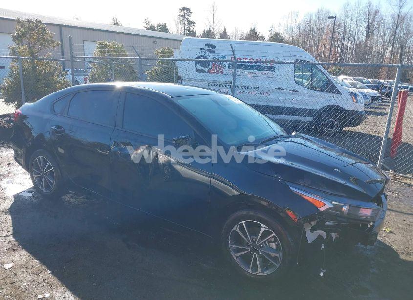 2023 Kia Forte LXS (VIN 3KPF24AD6PE675270) main photo