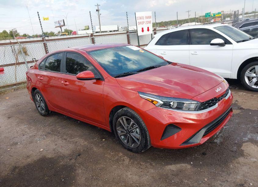 2023 Kia Forte LXS (VIN 3KPF24AD6PE680825) main photo