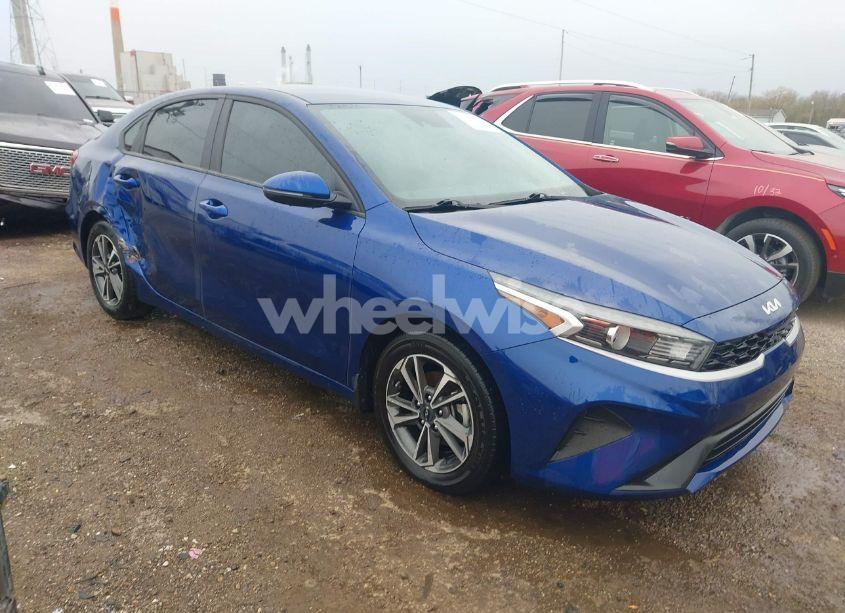 2023 Kia Forte LXS (VIN 3KPF24AD6PE683112) main photo