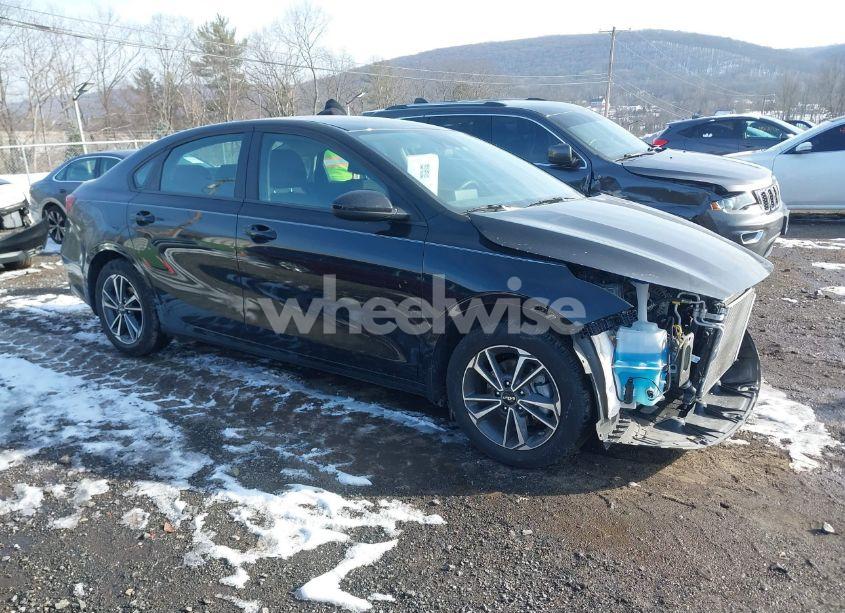 2023 Kia Forte LXS (VIN 3KPF24AD6PE692134) main photo
