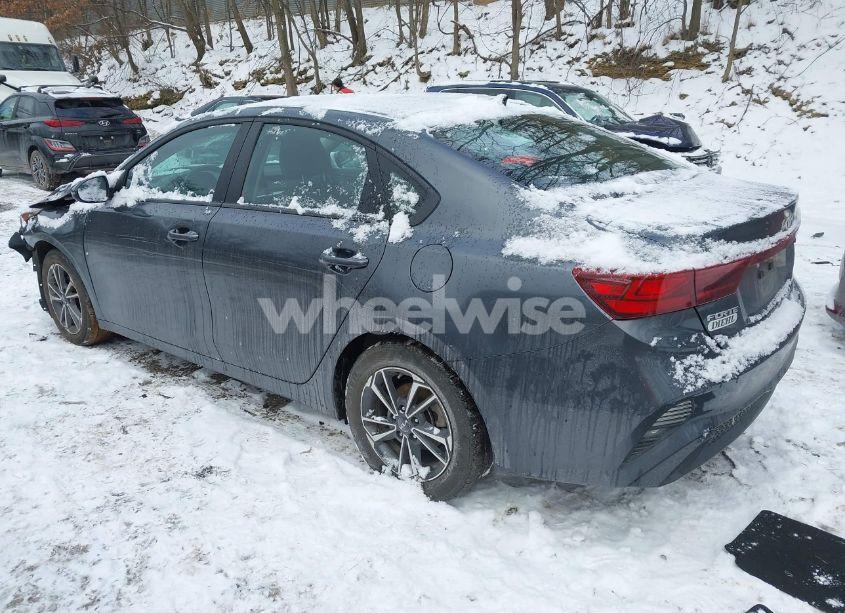 Photo 3 of 2024 Kia Forte LXS (VIN 3KPF24AD6RE696932)