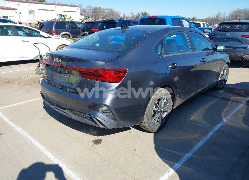 Photo 4 of 2024 Kia Forte LXS (VIN 3KPF24AD6RE698695)