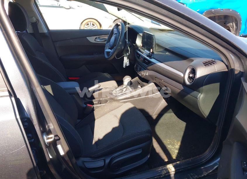 Photo 5 of 2024 Kia Forte LXS (VIN 3KPF24AD6RE698695)