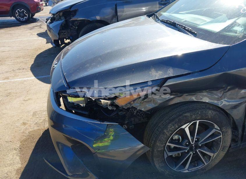 Photo 6 of 2024 Kia Forte LXS (VIN 3KPF24AD6RE698695)