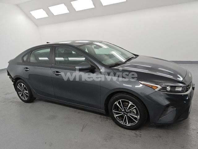 Photo 3 of 2024 KIA FORTE LX (VIN 3KPF24AD6RE714524)