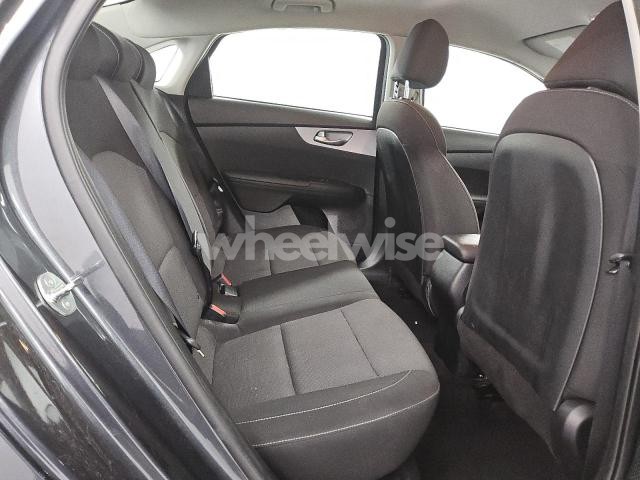 Photo 5 of 2024 KIA FORTE LX (VIN 3KPF24AD6RE714524)