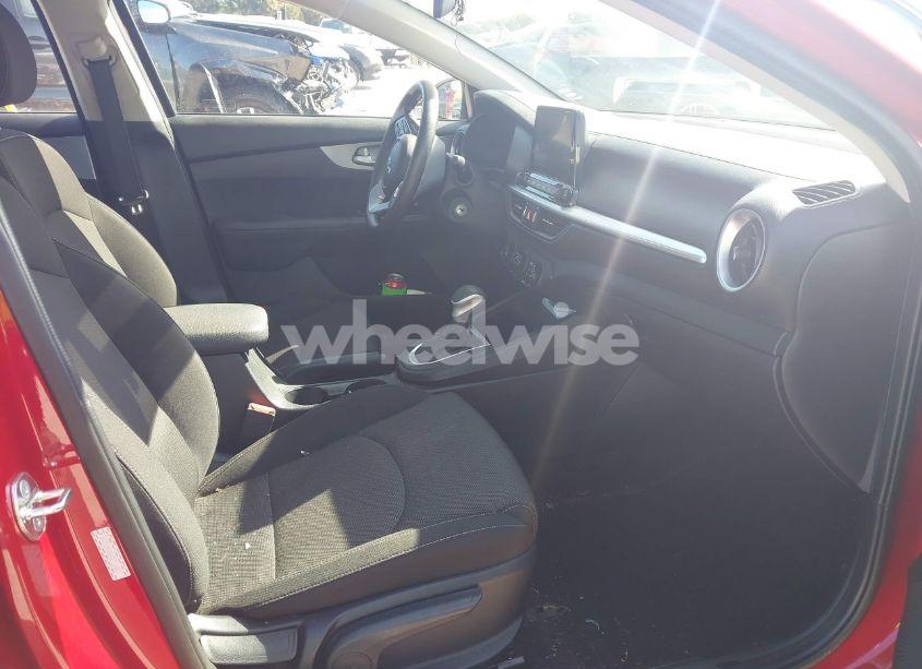 Photo 5 of 2024 Kia Forte LXS (VIN 3KPF24AD6RE716807)