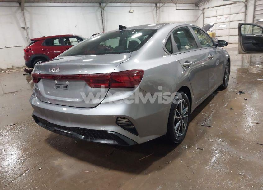 Photo 4 of 2024 Kia Forte LXS (VIN 3KPF24AD6RE744008)